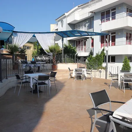 Апартамент Menada Sunset *