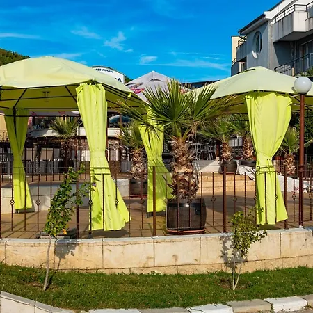 Апартамент Menada Sunset