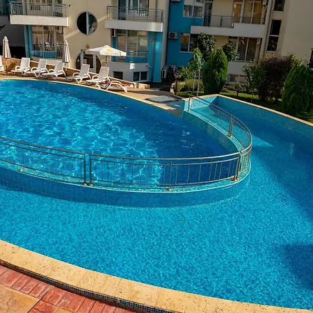 Апартамент Menada Sunset