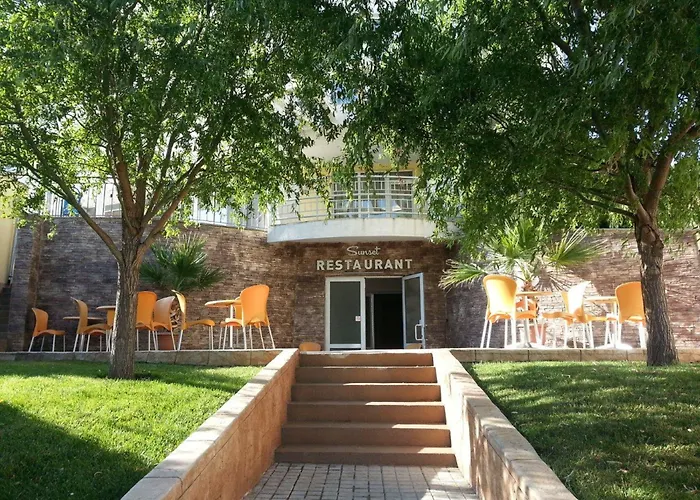 Menada Sunset Kosharitsa