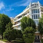 Апартаменты Menada Sunset Кошарица