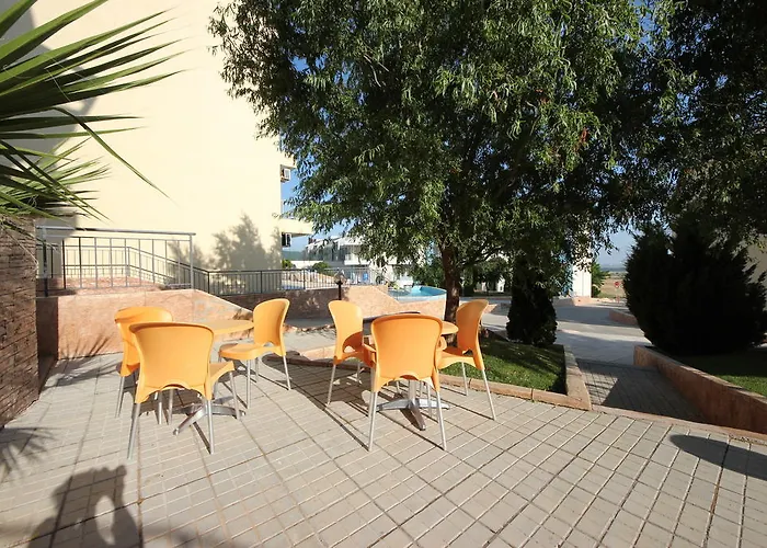 Menada Sunset Kosharitsa