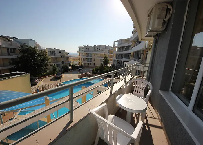 Menada Sunset Kosharitsa